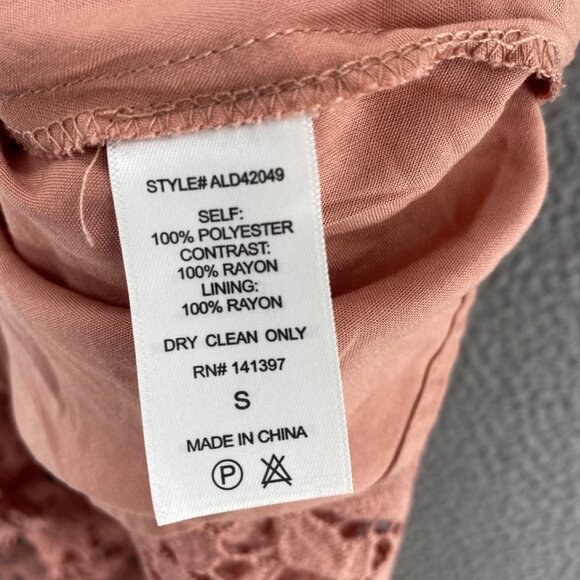 ASTR Dress Womens Small Blush Pink Crochet Lace Overlay Fit & Flare Midi Pleated - Picture 6 of 9